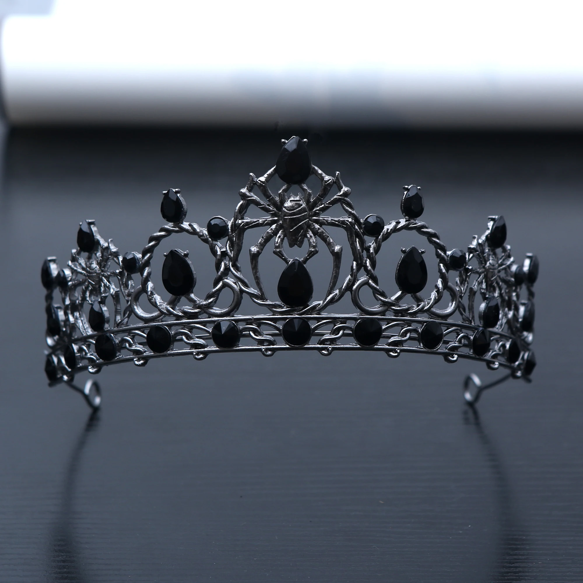 1pc Niche Punk Style Prank Spider Halloween Alloy Crown High-end Luxury Textured Crown Suitable for Party Carnival Hair Crown
