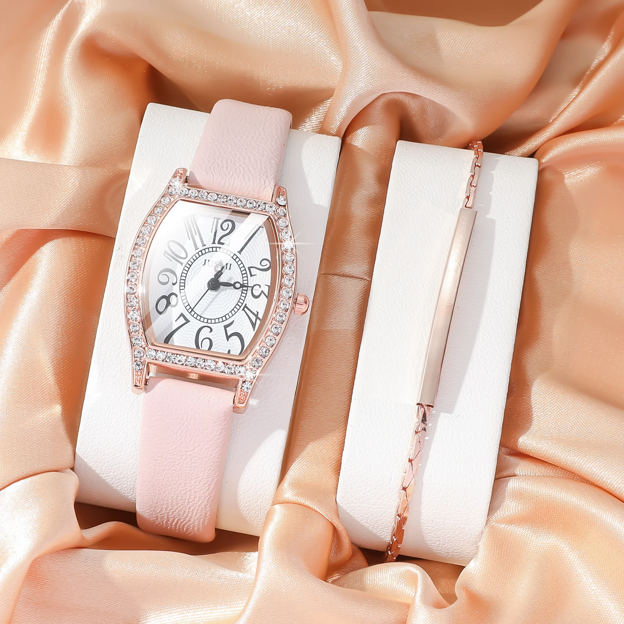No gift box, small group temperament wine barrel water diamond belt quartz female watch one word bracelet 2 pieces
